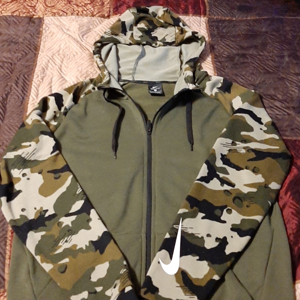 Nike Mens Hoodie Zipdown Camouflage Size Medium